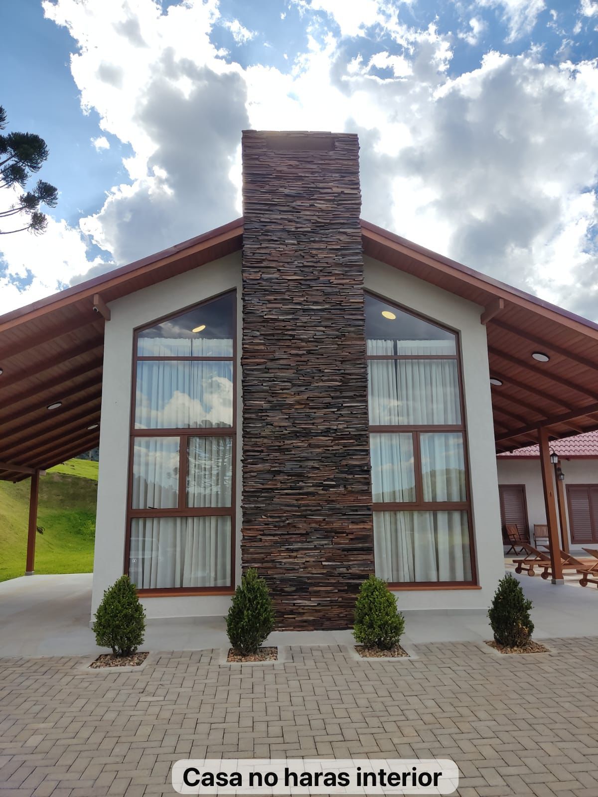 Casa no haras: Detalhes da fachada